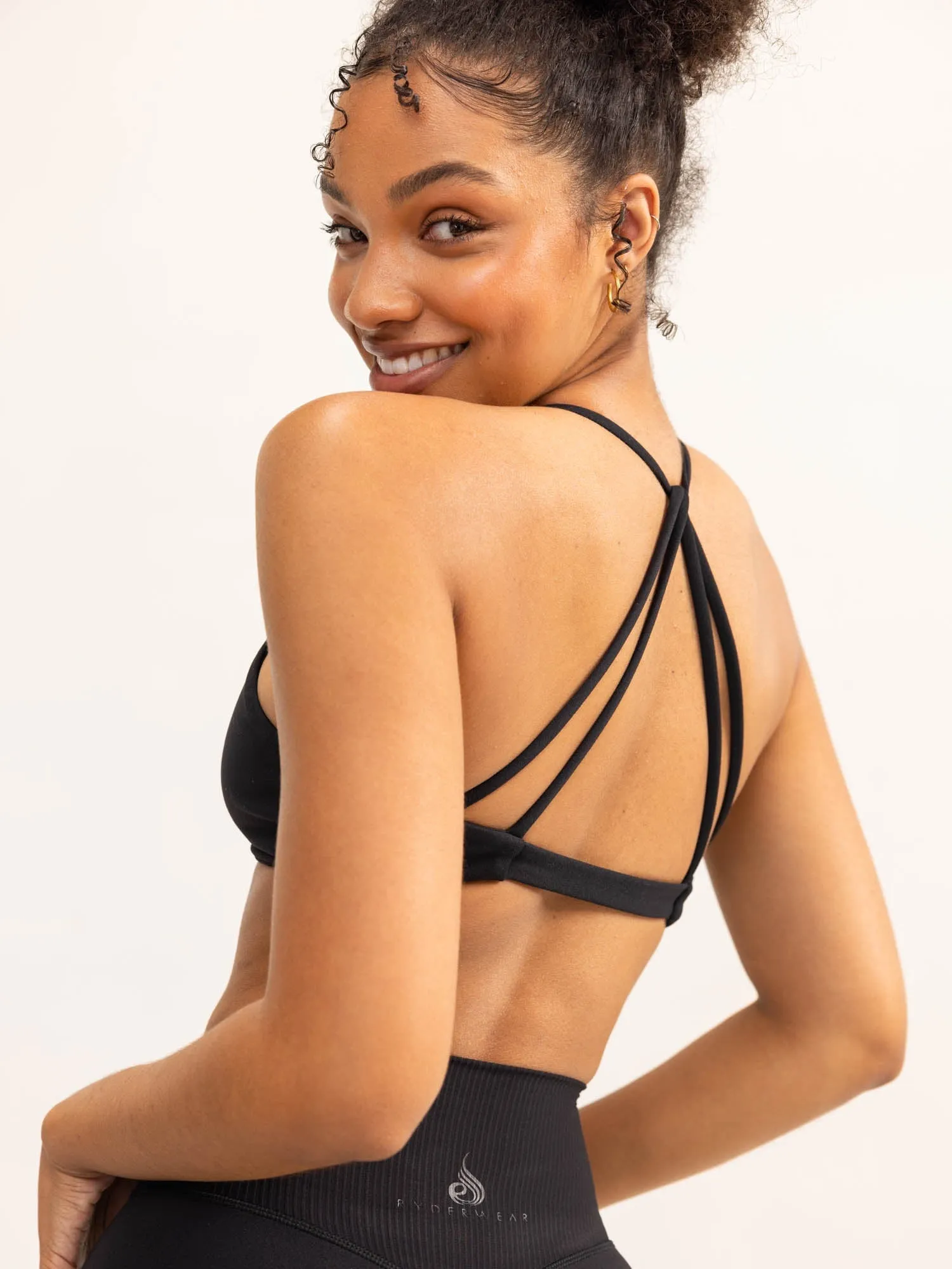 Activate Twist Sports Bra - Black