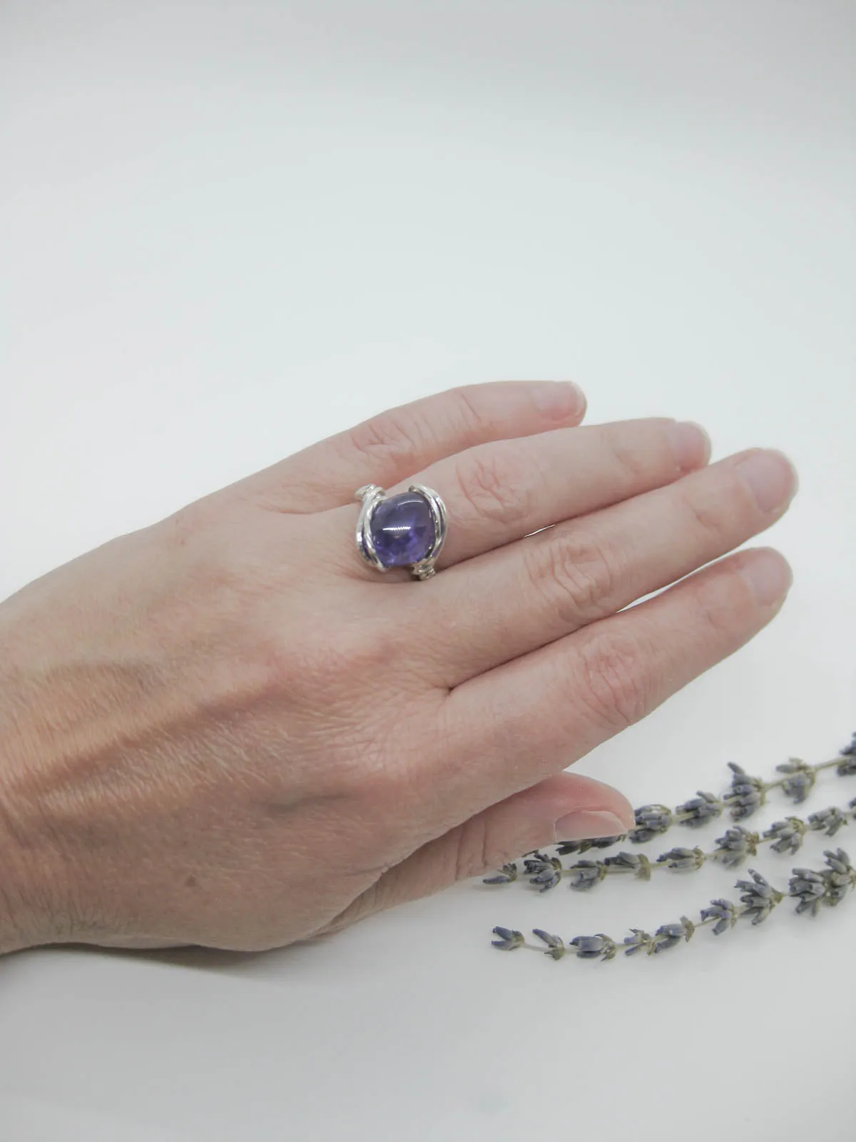 Azalea: Amethyst Ring R21oak