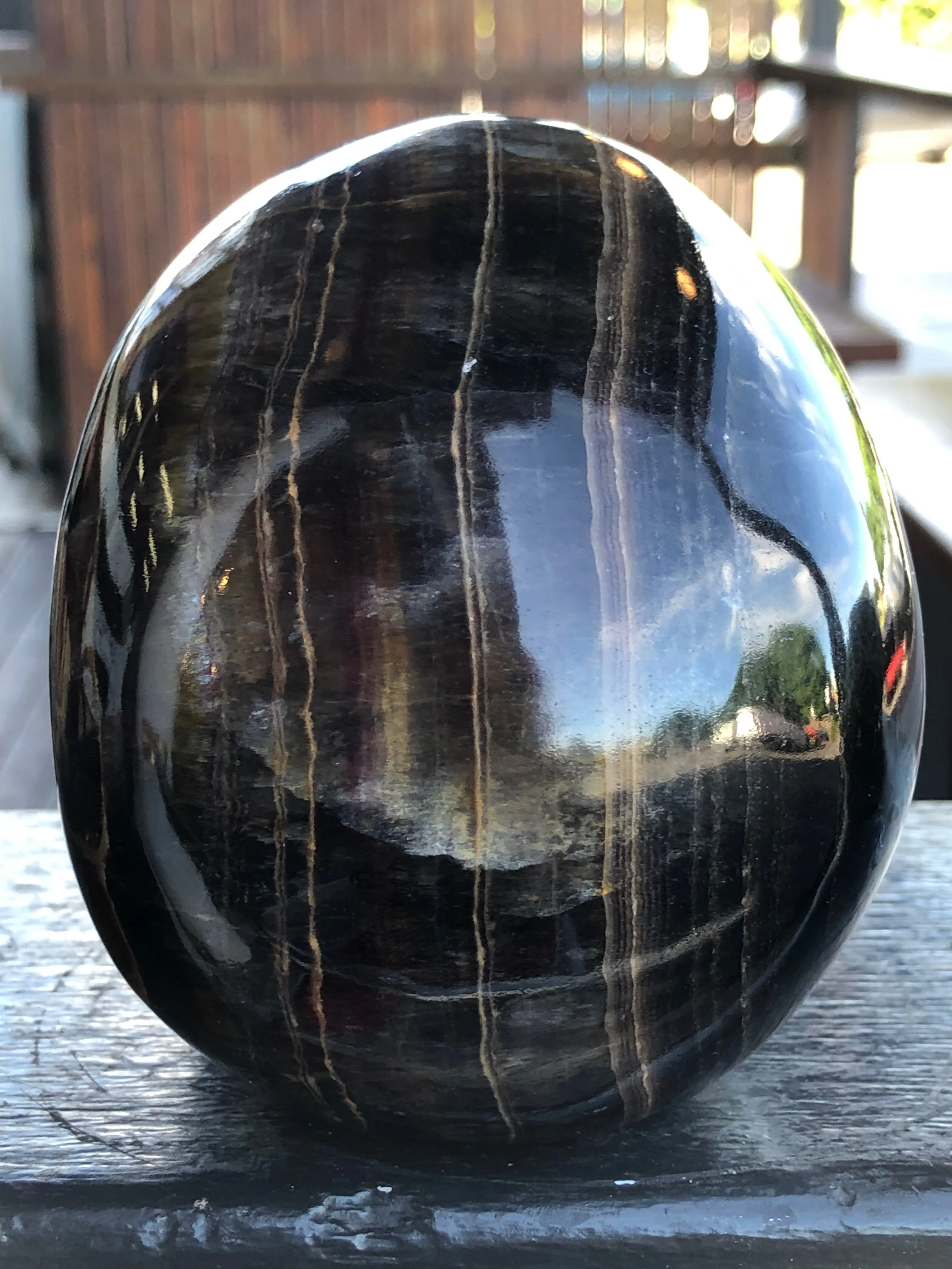 Black, Magenta and Yellow Banded Fluorite Skull [1k1105]