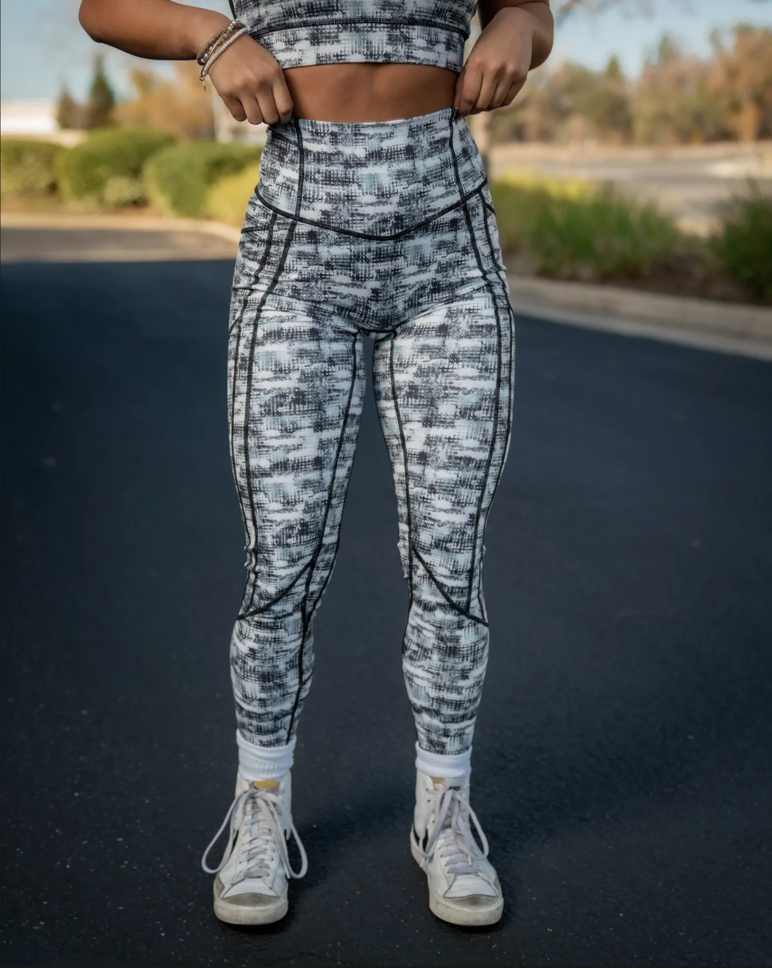 Effortless Heart Booty Leggings With Pockets - Prints