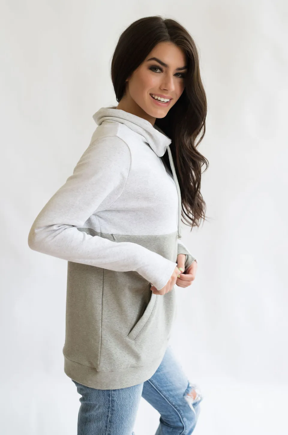 Nursing Sweatshirt Pullover - Colorblock Light Gray