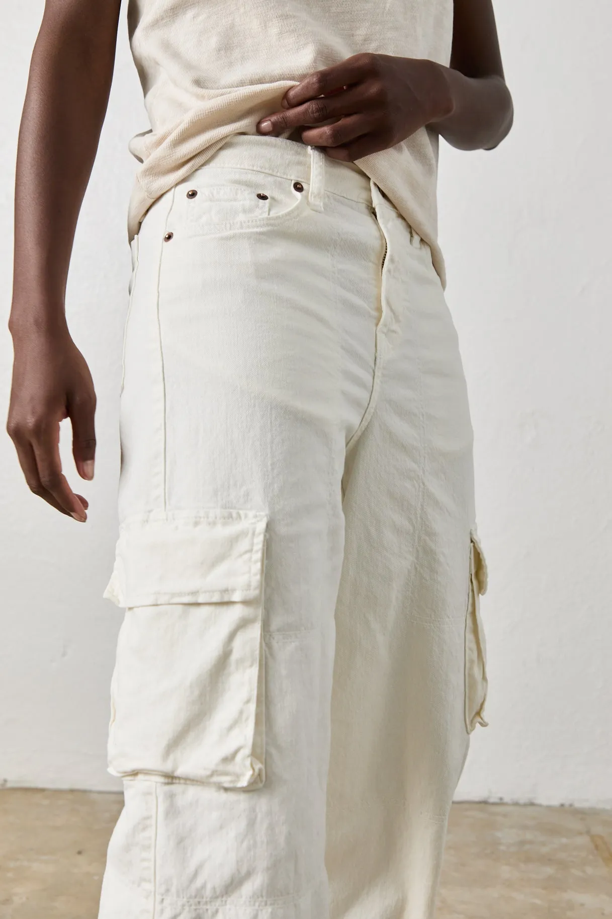 ZOEY CARGOS / WHITE